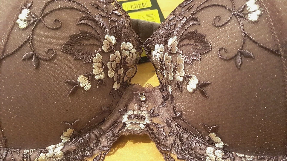 Sujetador push up FEMINA 85C púrpura ligeramente acolchado floral bordado con aros nuevo con etiquetas Foto 4 de 4