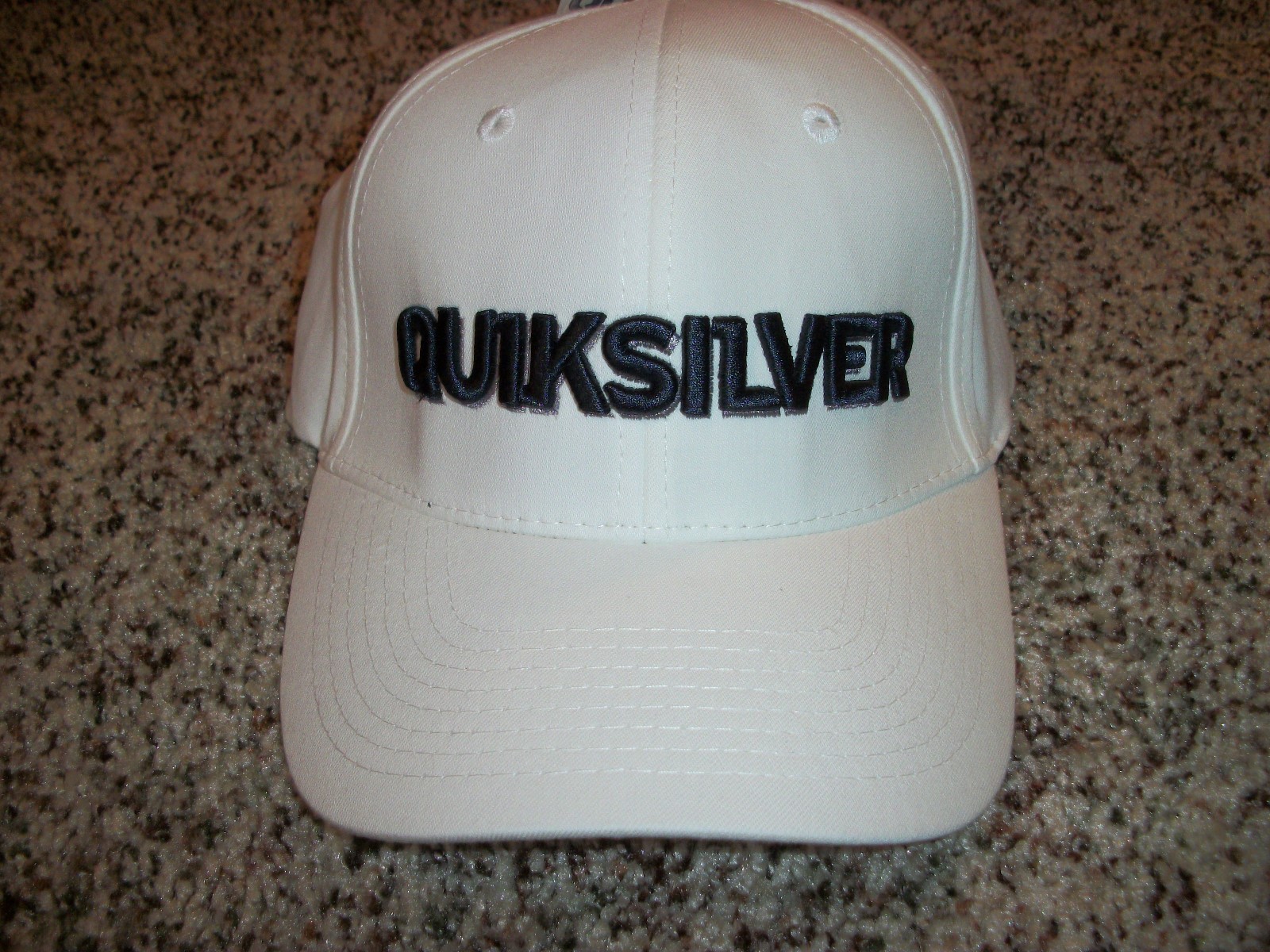 QUIKSILVER New NWT Mens One Size Fits Most S/M L/XL Small Me