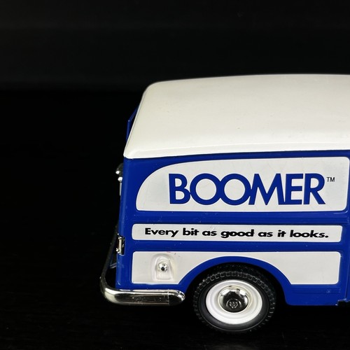 Speccast 1953 Jeep Panel Delivery Van "Boomer" Hew Holland 1:25 Scale - Picture 2 of 14