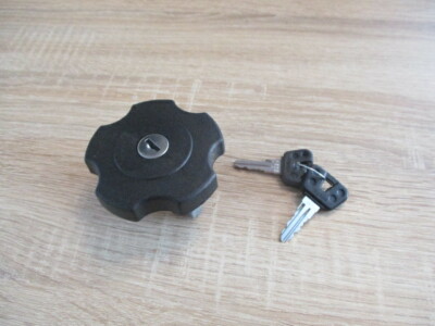 Schlüsseldeckel Benzintank NEU Yamaha 125 DTRE - DE061 - 125 DTX - DE062