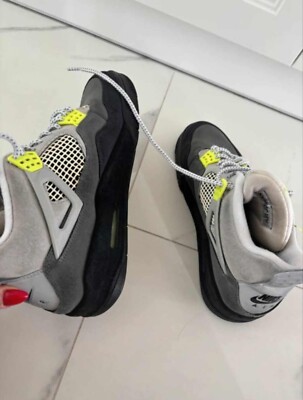 nike air jordan 4 retro se neon vintage rare expesive rich swag