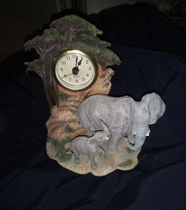 Classic Wildlife Collection Clock  Elephants used
