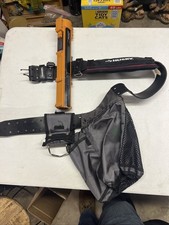 Latschbacher Baummarkierspender von Signumat mit Husky Werkzeuggürtel