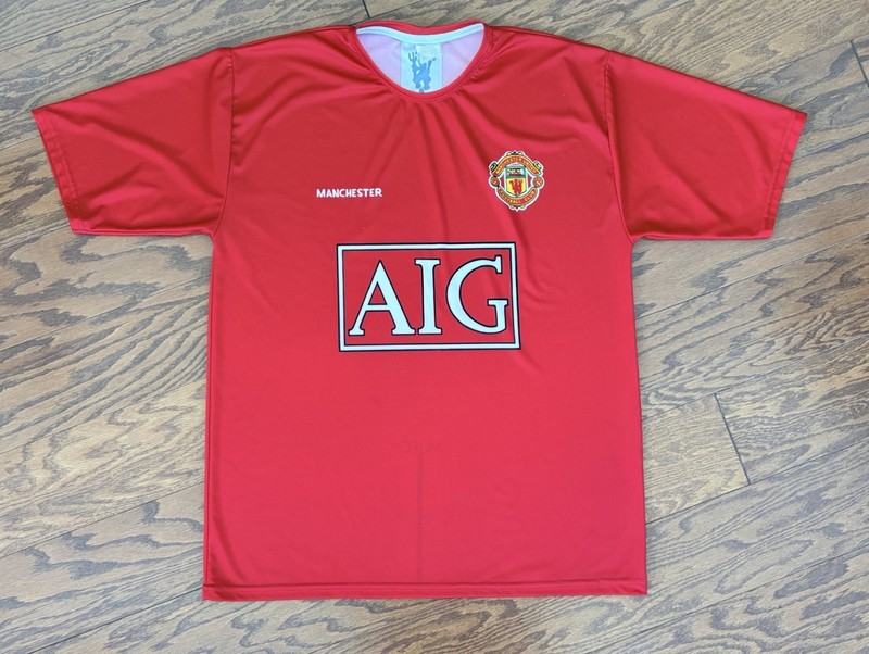 Manchester United polyester short sleeve shirt, No name or number, Size XL