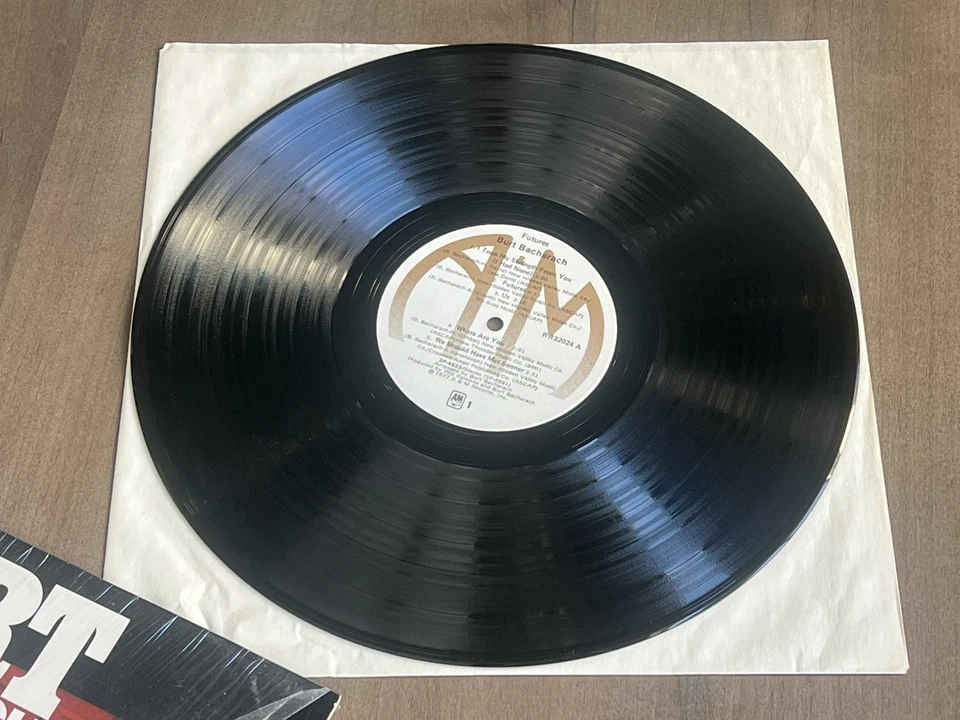 Burt Bacharach “Futures” Vinyl LP w/ Partial Original Outer Shrink, A&M 1977 VG+ Foto 4 de 4