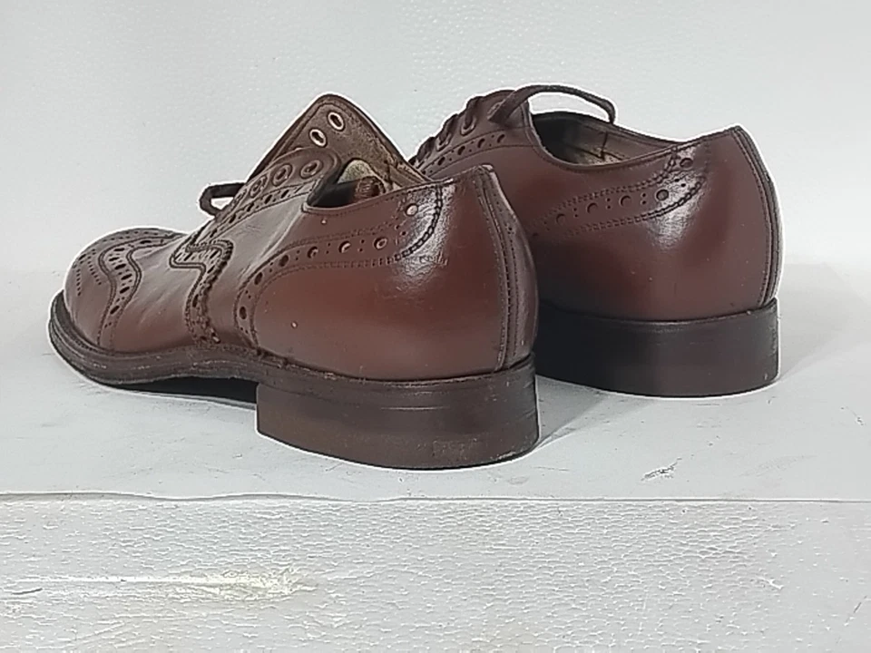 Zapatos con punta de ala de cuero marrón vintage raros de los años 40 hechos en talla EE. UU. Foto 3 de 4