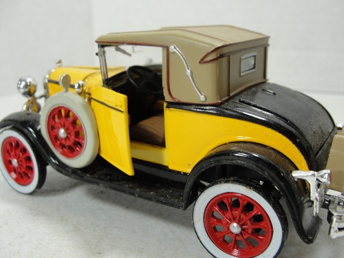 National Motor Museum Mint 1929 Ford Model 68A Cabriolet - Picture 6 of 7