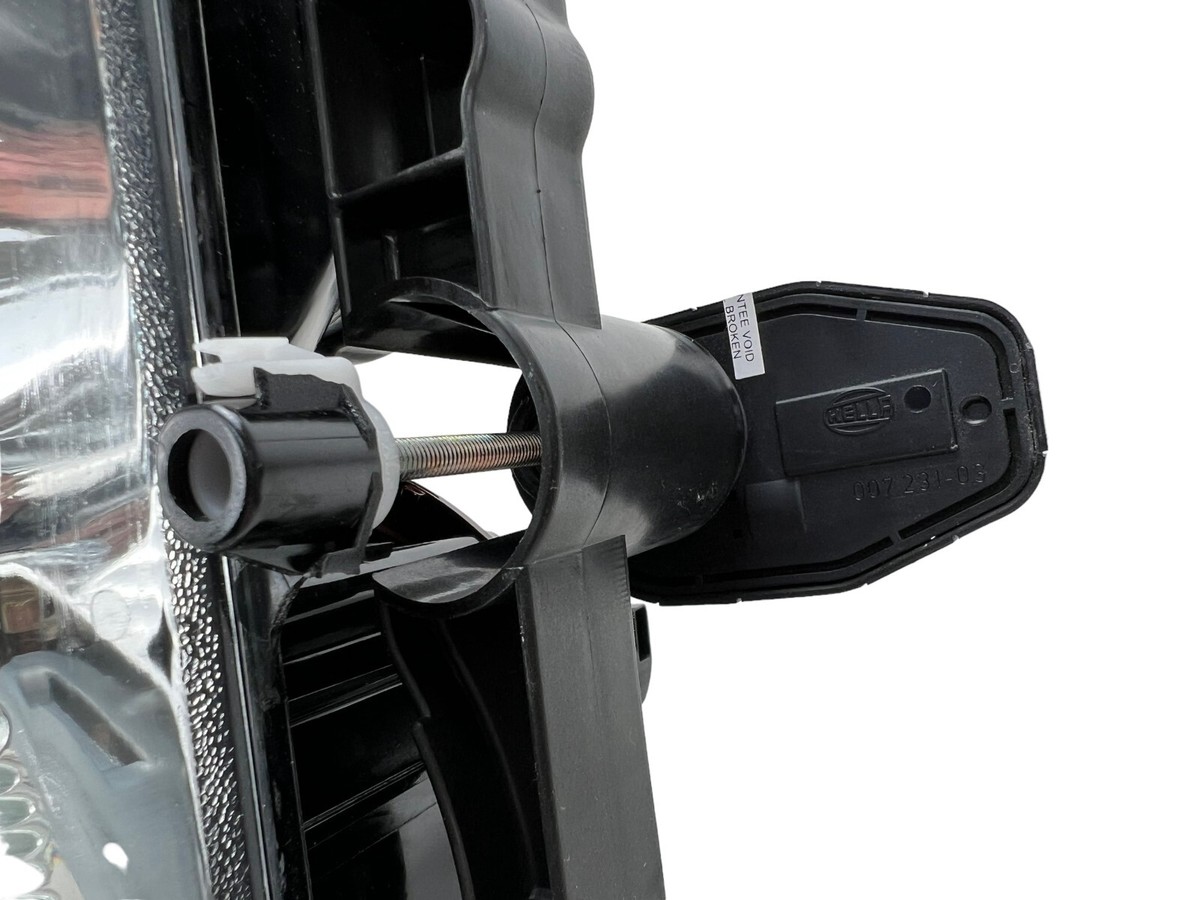 SET HELLA Hauptscheinwerfer universal H1 T4W 24V ECE LKW Bagger  