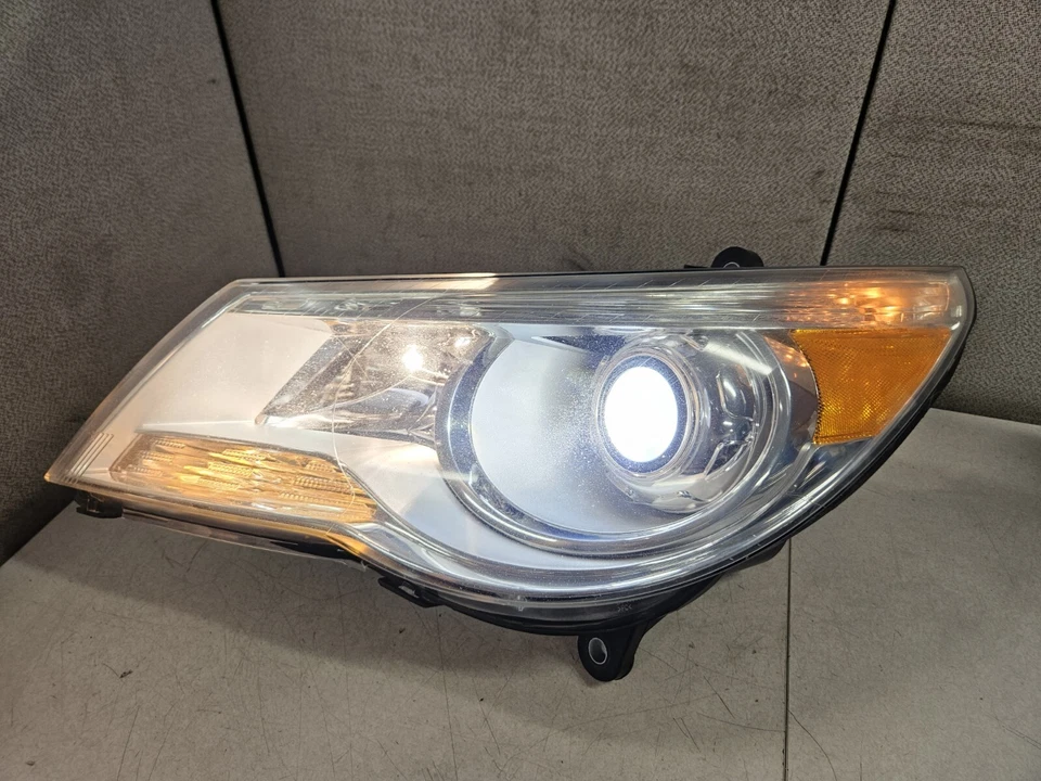 Conjunto de lámpara de luz de cabeza HID para conductor izquierdo Volkswagen Routan 2009-2014 probado por fabricante de equipos originales Foto 4 de 4