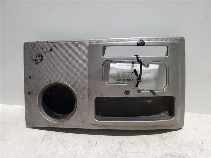 2011-2016, Toyota Tacoma, Moldura de Chão de Mudança, Número da Peça: 55432-04073-B0 - Imagem 2 de 4