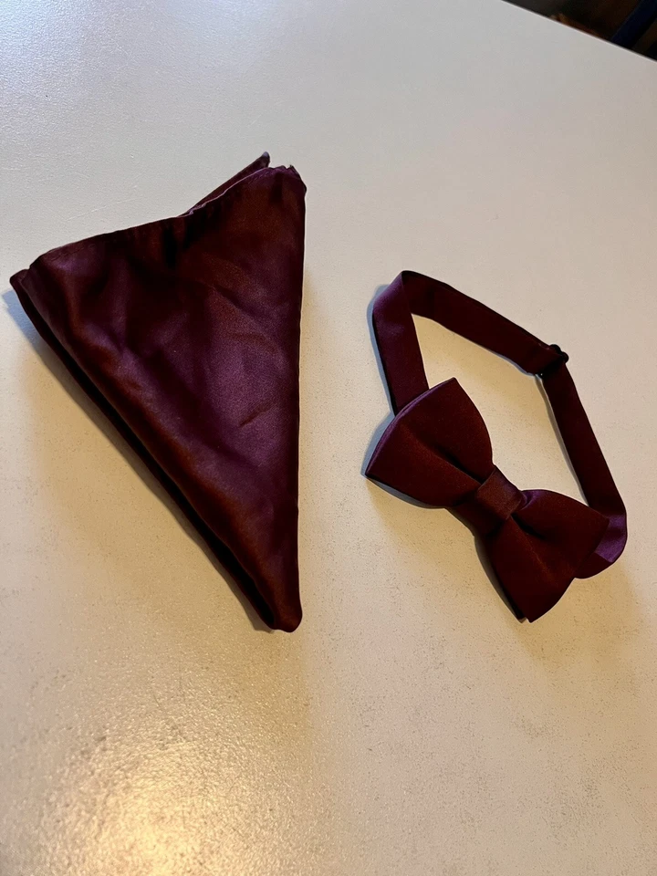 Pañuelo H&M Hombre Pajarita Preatada Ajustable y Bolsillo Satinado Borgoña Foto 2 de 4