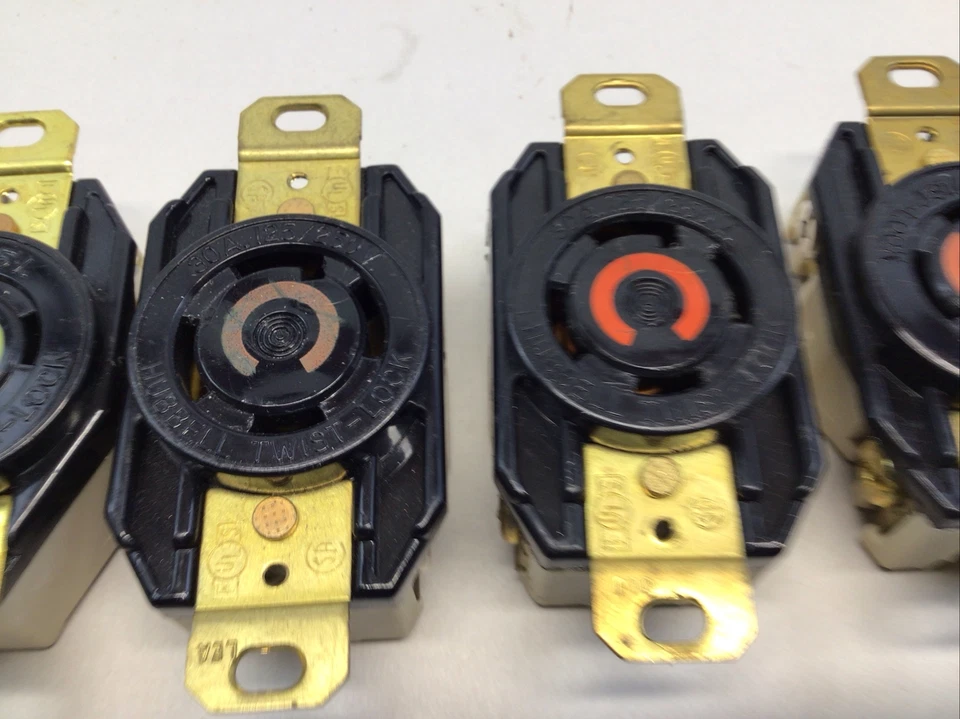 Hubbel 5 Total x2 20A 125V x2 30A 125/250V x1 20A 125/250V - Image 3 of 4