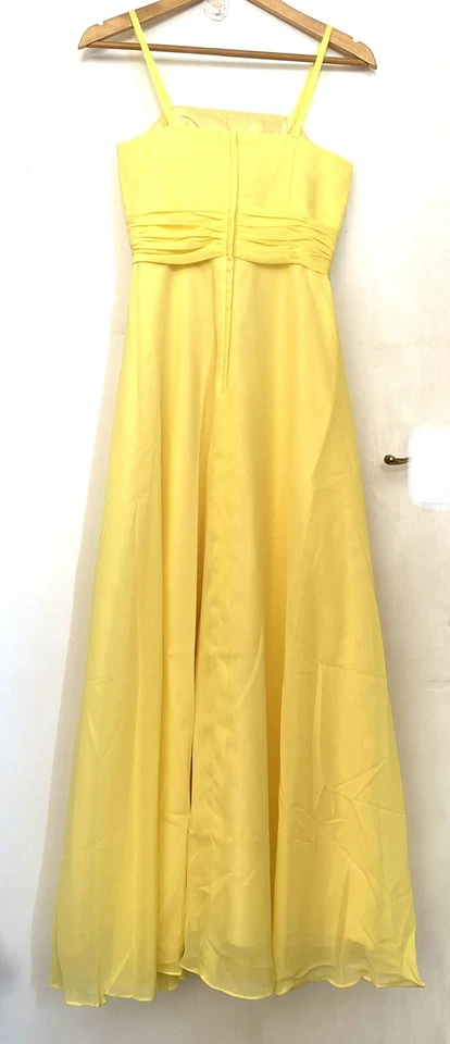 LINDO VESTIDO DE BAILE AMARELO PRÍMULA TOTALMENTE FORRADO - FORMATURA/CASAMENTO/CRUZEIRO - REINO UNIDO 6 - Imagem 2 de 2