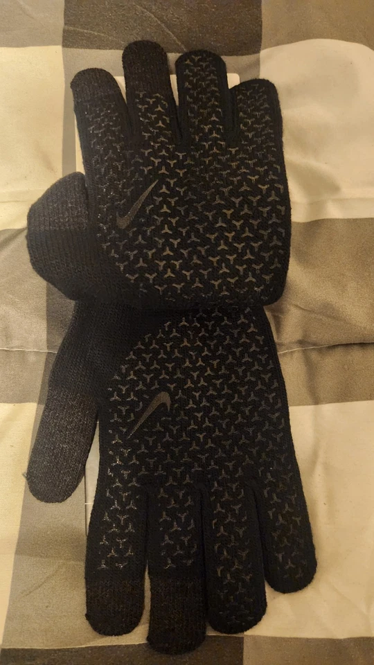 Nike Adultos Unisex Tejido Cálido Clima Frío Negro Invierno Guantes Talla S/M (Agarre) Foto 3 de 4