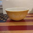 Butterfly Gold 403 PYREX mixing Bowl Very Good Condition!