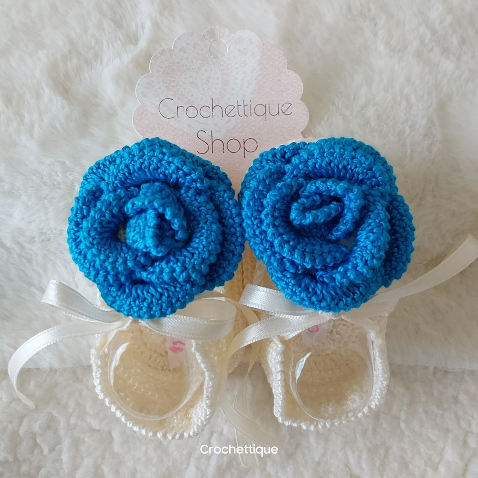 Sandalias Mary Jane de tacón de bebé hechas a mano con flores rosas Foto 4 de 4