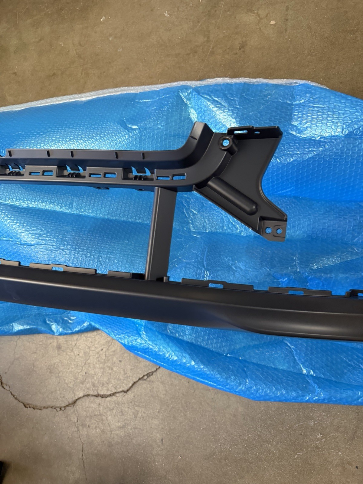 2020 2021 2022 Bentley Flying Spur Front Bumper Cover Lower New