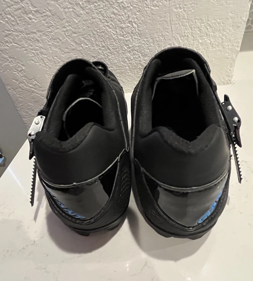 Zapatos negros de ciclismo gigantes para hombre talla 12 Foto 4 de 4