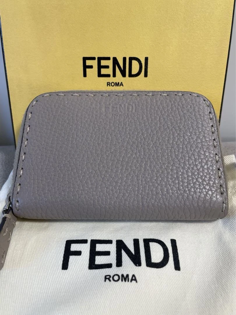 新品 Fendi ミニジップアラウンドウォレット | aucklandnightmarkets.co.nz