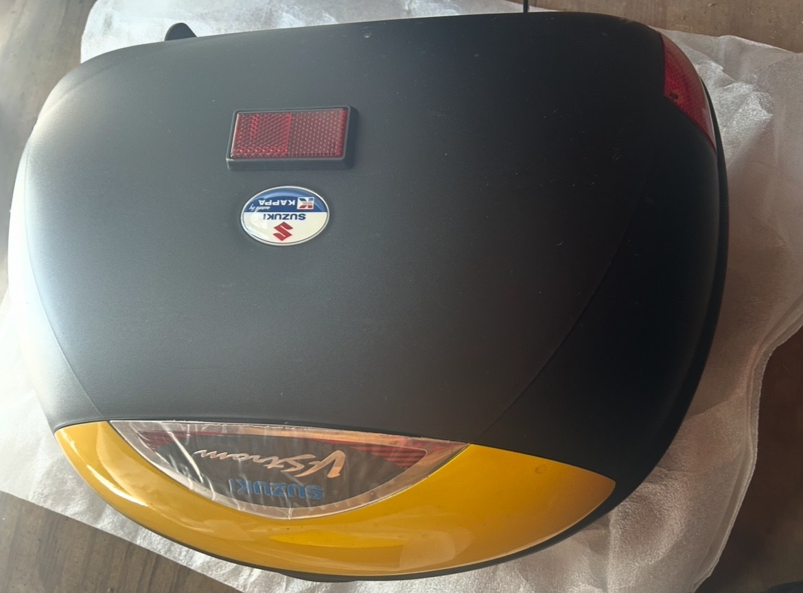 suzuki v-storm 56L side Case and top case yellow
