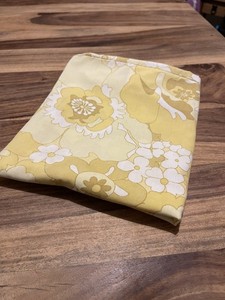 One Vintage Flower Power Pop Art retro 70s Pillowcase yellow white 