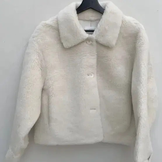 Ivory Mush Tang with 2 Worn Times, 200,000 KRW Product