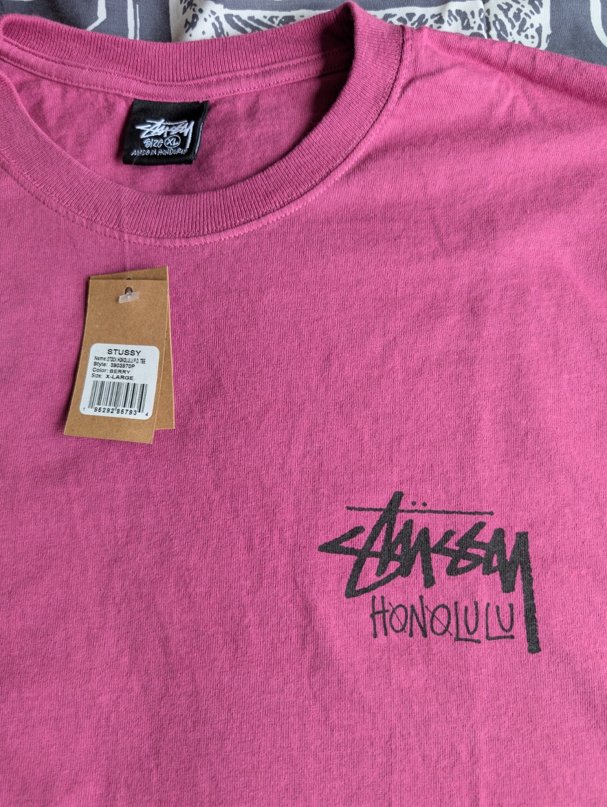 Stussy Honolulu Exclusive T-Shirt Berry mens Size XL thumbnail 3