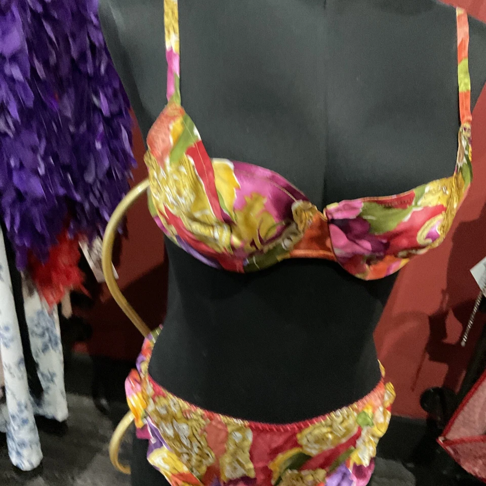 Conjunto de sujetador/braguita vintage años 90 Victoria's Secret floral raro 100 % seda 36B/L Foto 2 de 3