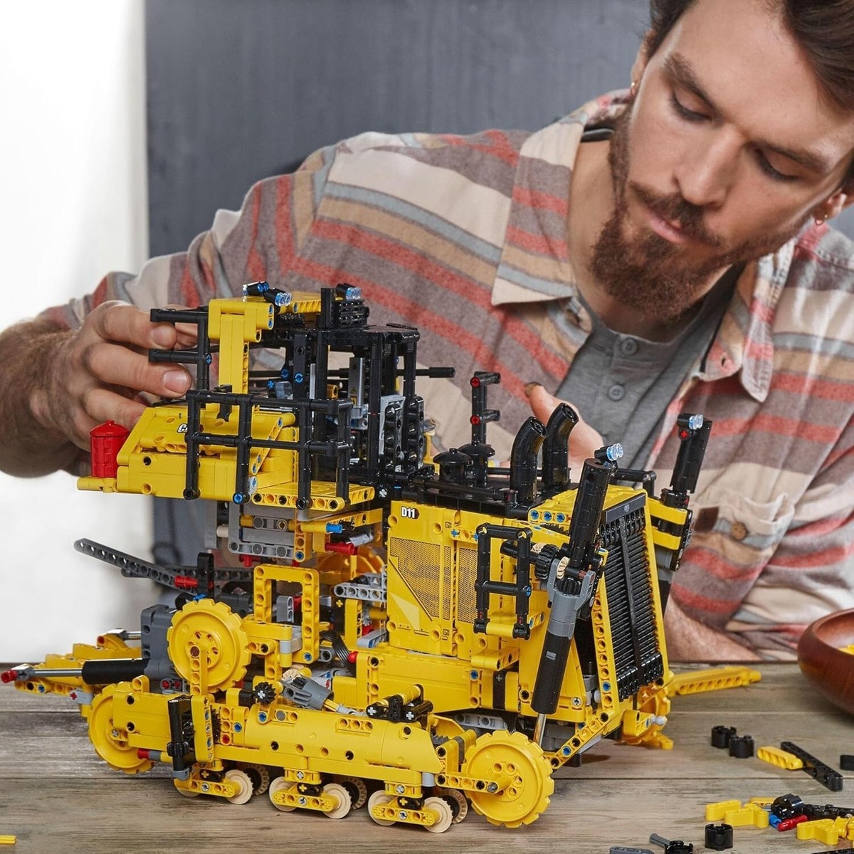 LEGO 42131 TECHNIC Cat D11 BULLDOZER Block Building Toy Japan New