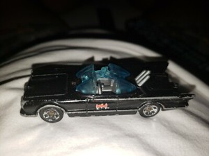 hot wheels batmobile s06