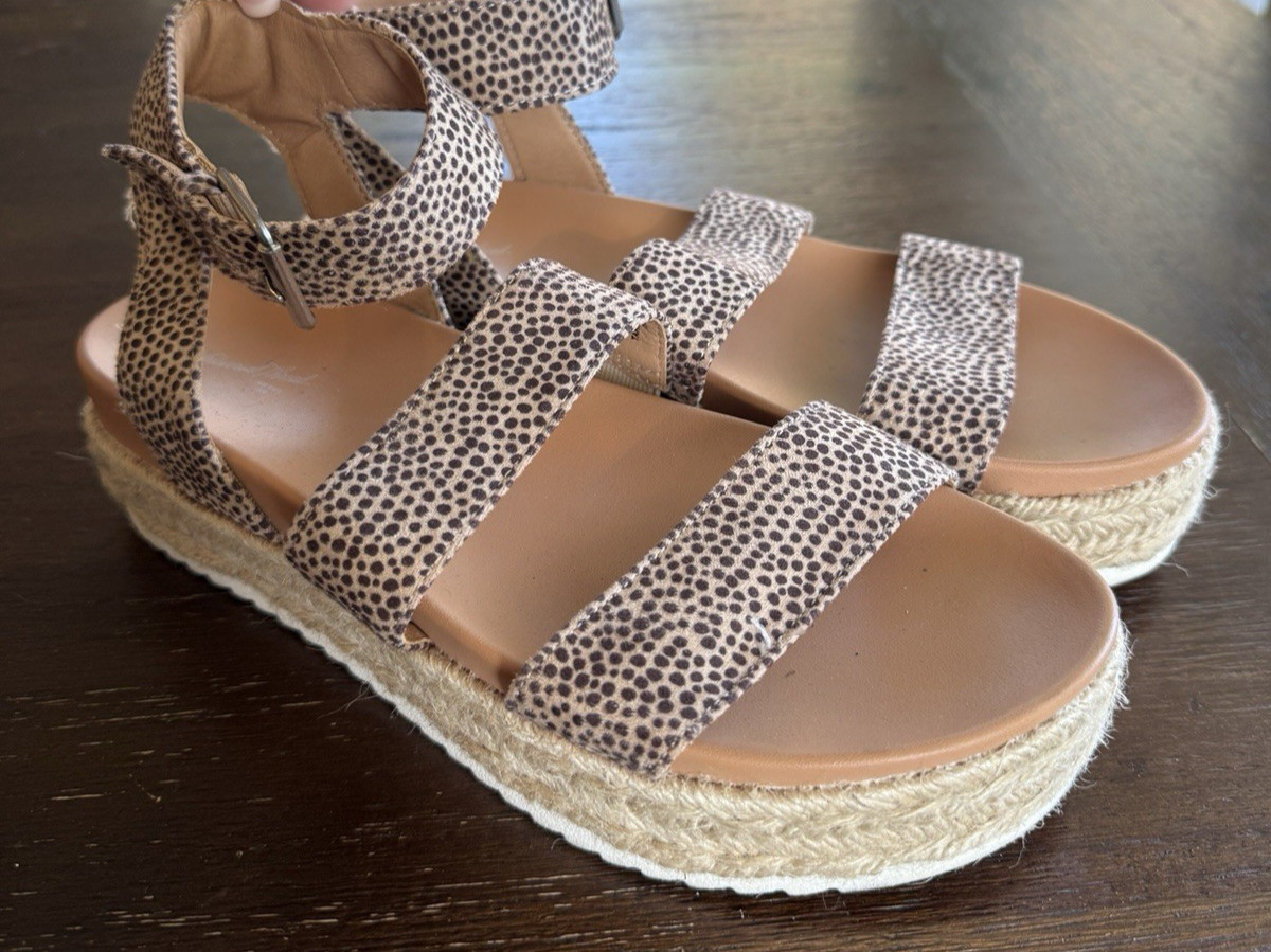 Universal Thread Women's Natalie Leopard Print An… - image 4