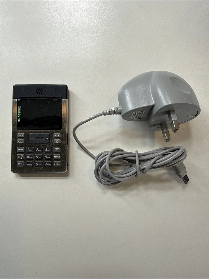 Samsung SGH P300 Silver Vintage Mobile Phone Working, photo 4 of 5