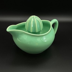 Gladding McBean Franciscan Jiffy Juicer Apple Green Citrus Reamer 1930s Calif.
