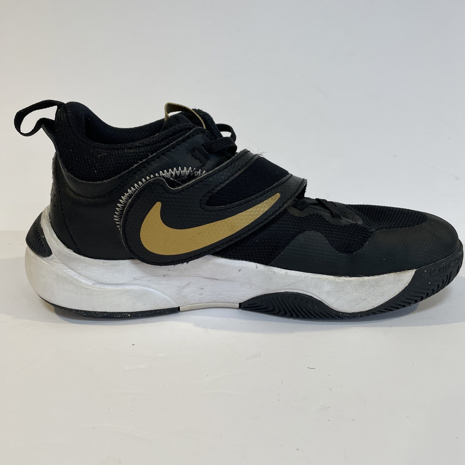 Nike Team Hustle D 11 GS Black Gold White Kids Shoes DV8996-004 Size 7Y thumbnail 11