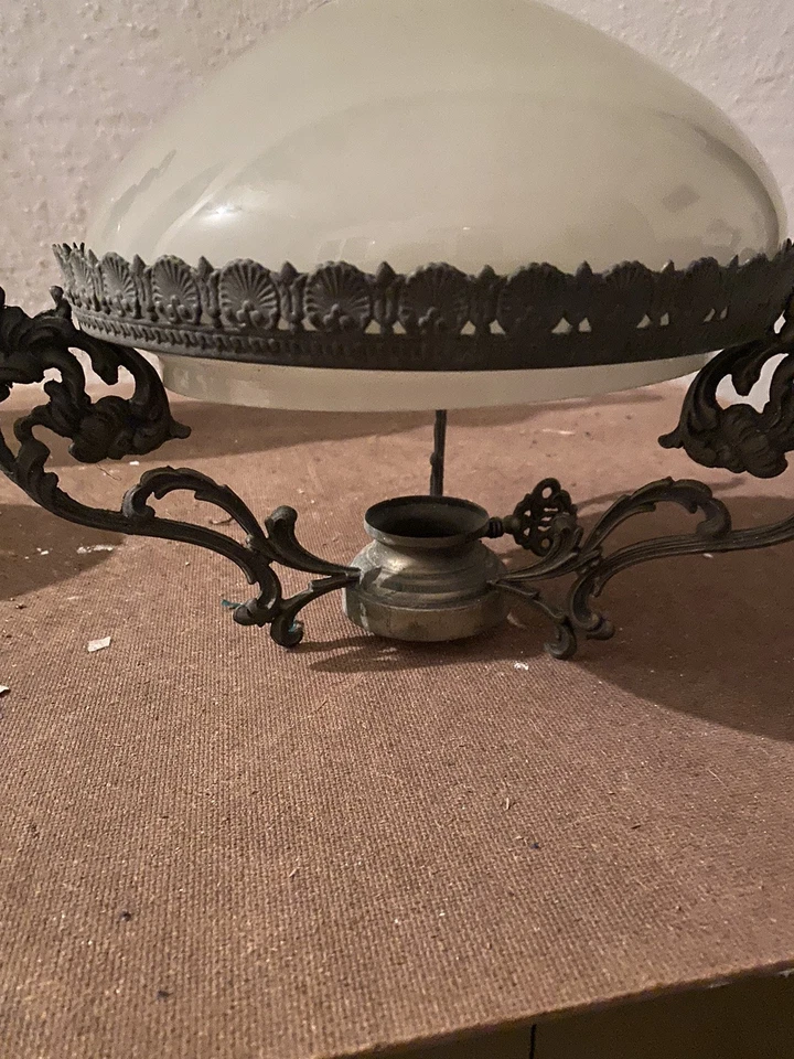 Vecchio Lampadario In Ferro Battuto da Leggero Restauro Rif. LP7 - Immagine 2 di 4