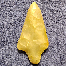 Native American US Chipped Stone Projectile Point Arrowhead - Yellow Stone