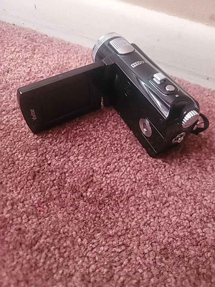 Vivitar DVR 710HD Video Camera Camcorder Looks Like Has A Spot On Lense - Image 4 of 4