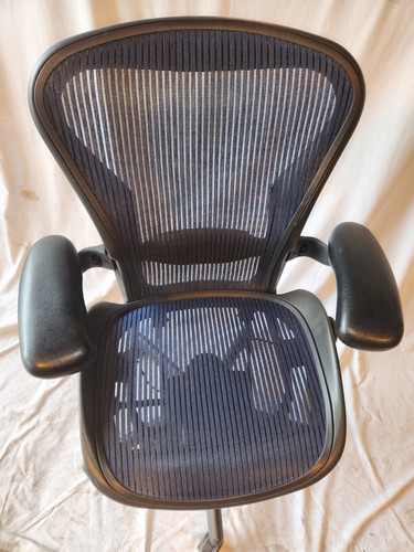 Herman Miller AERON size B FULLY ADJUSTABLE classic BLUE MESH lumbar REFURB