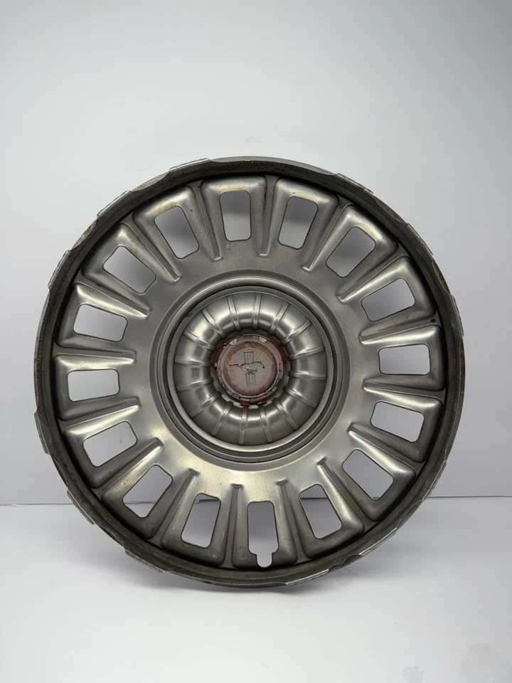 Ford OEM 1967 1968 Mustang Deluxe 14" metal cromo y gris tapacubos cubierta de rueda Foto 2 de 3