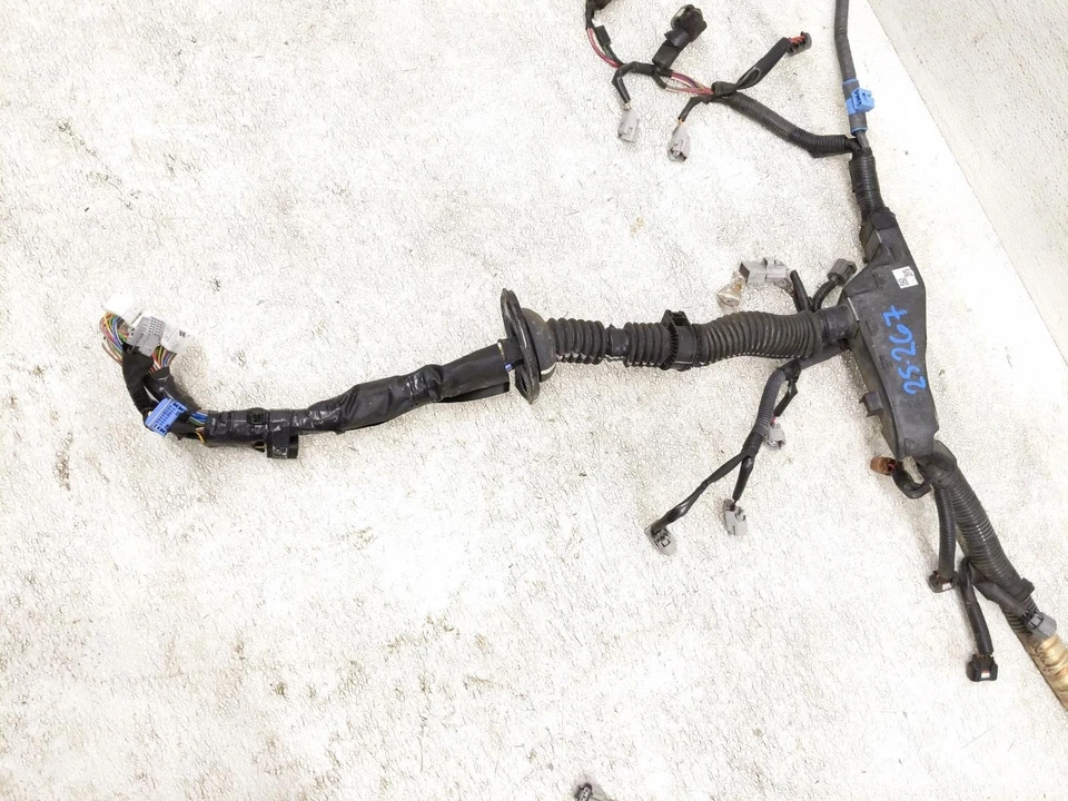 Arnés de cables del motor principal Lexus Rx400h 2006-2008 - Hyb AWD 82121-48150 Foto 4 de 4