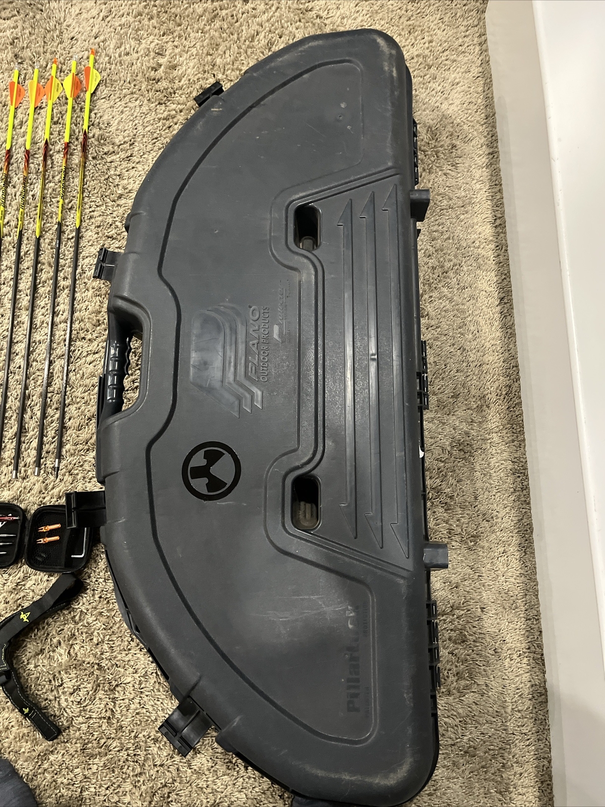 Vortex Youth Compound Bow, adjustable, 1945 pound pull, 2127