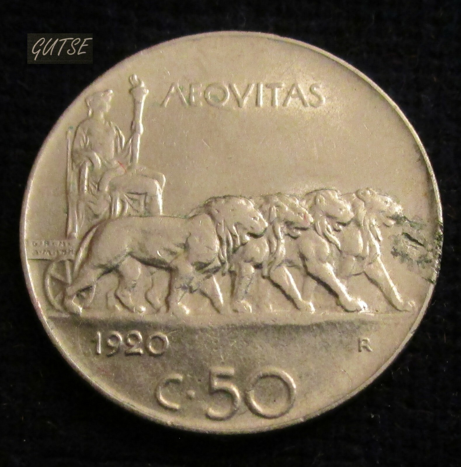 Foto 1 di 2