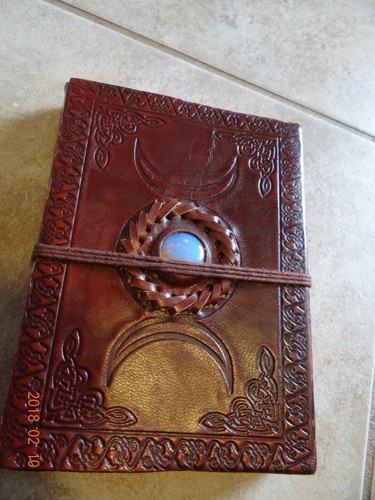 TRIPLE MOON EMBOSSED LEATHER BOOK JOURNAL ARTIST SKETCH DIARY DREAMS CAT RESQ - Picture 8 of 9
