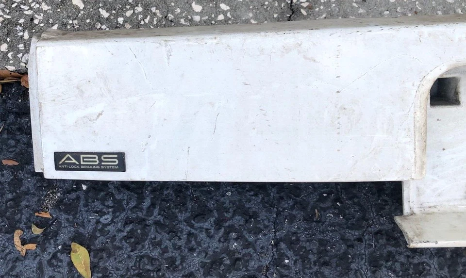 Oldsmobile Cutlass Ciera 1993-1996 panel acabado tapa trasera 10179531 Foto 2 de 4