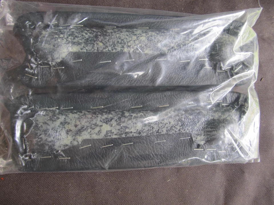 NUEVO PUI reposabrazos trasero almohadilla 1965-1967 GM A carrocería par Chevelle Olds Buick NEGRO Foto 3 de 3