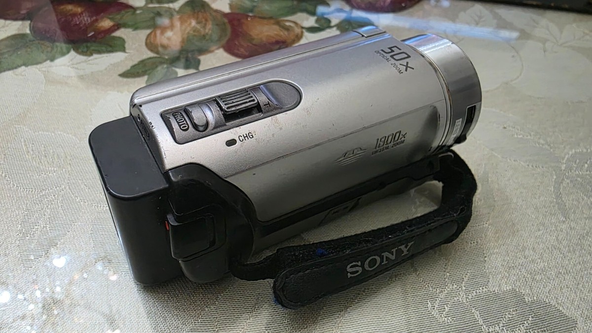 ビデオカメラ Sony Digital Handycam s-l1200.jpg