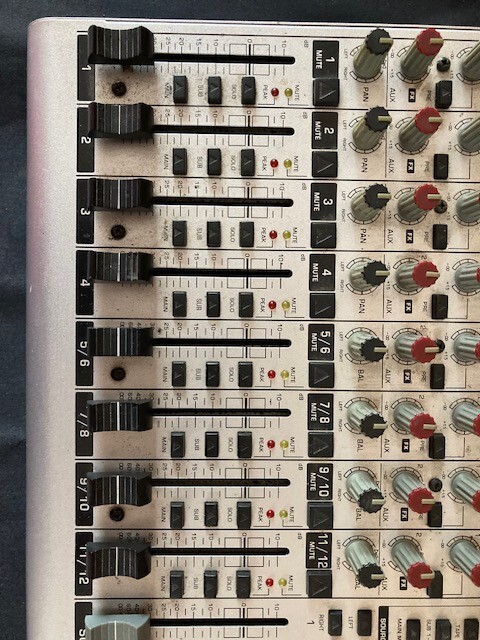 ジャンク品 BHERINGER EURORACK UB1622FX-PRO Behringer Eurorack UB1622FX-PRO | Sweetwater
