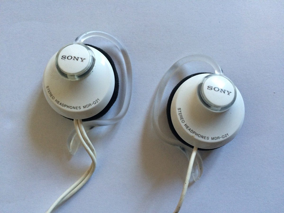 希少　日本製　SONY MDR-E747MP 新品未開封 s-l1200.jpg