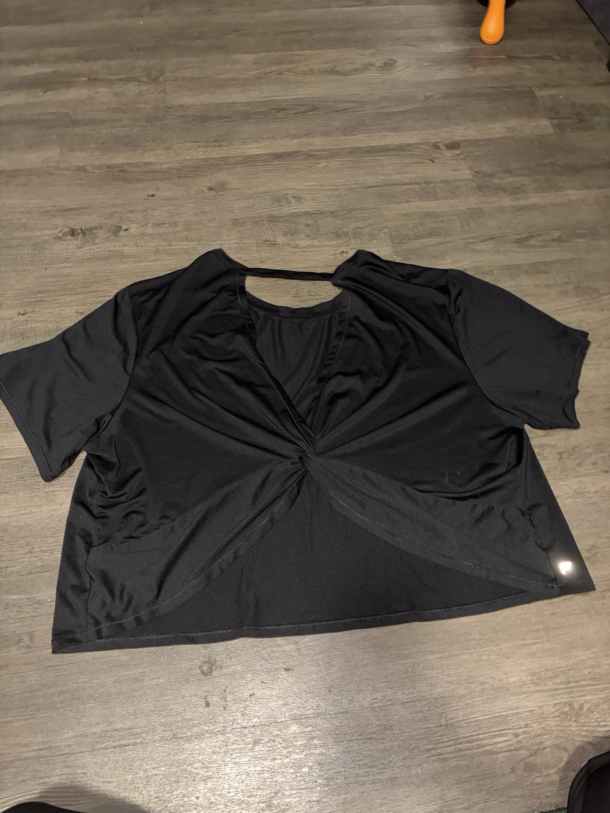 Fabletics Cropped Plus Size Black Activewear T-Sh… - image 4