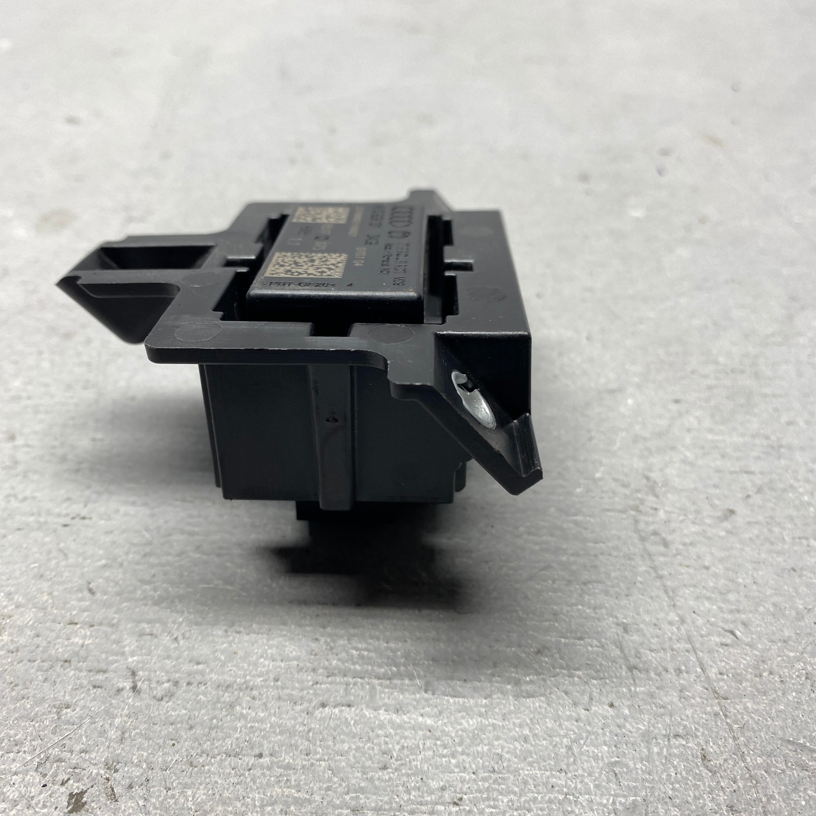 2018 Lamborghini Huracan Ignition Switch Control Lock Relay W/ Bracket 4H0909131